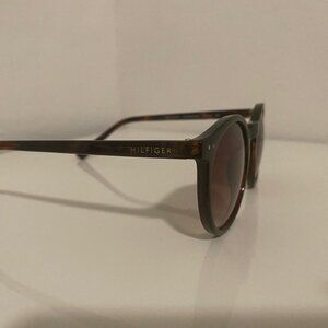 Tommy Hilfiger Round Frame Sunglasses